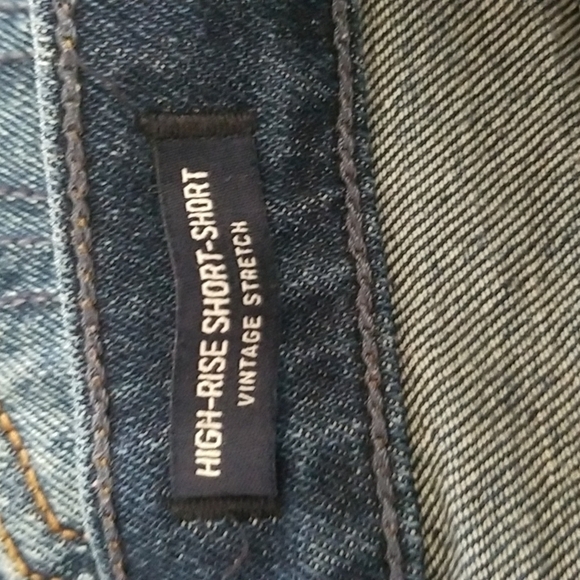 HOLLISTER High Rise Short Short Line Raw Folded Hemline size 5 - Picture 8 of 8